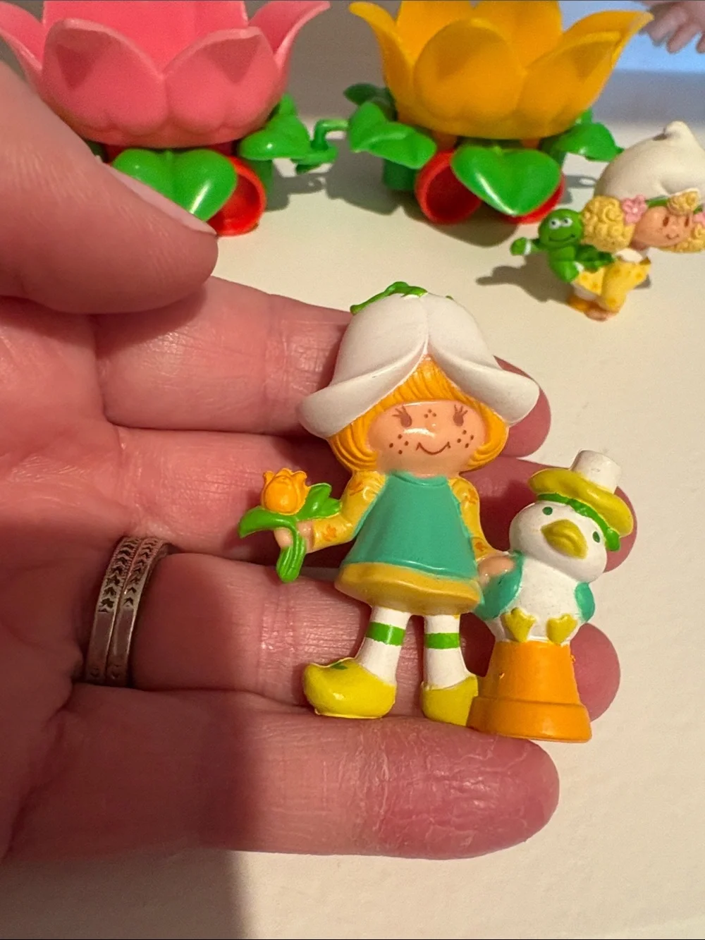 Strawberry shortcake. Mint tulip. Mini figures. PVC. Huckleberry. Vintage.